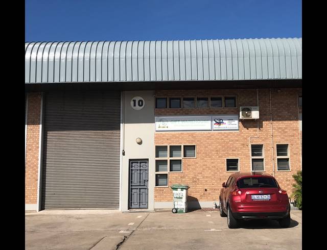 290M² WAREHOUSE RENTED IN BRIARDENE